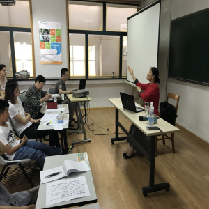 ＂激情学外语 快乐求发展＂公益外语沙龙活动  Happy English Reading Corner ——《涉外无小事----以青岛上合峰会为例》活动回顾