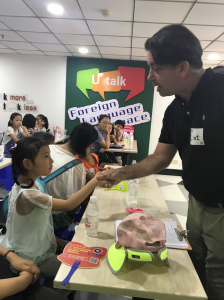 ＂激情学外语 快乐求发展＂公益外语沙龙活动  Happy English Reading Corner——《Magic Library》活动回顾