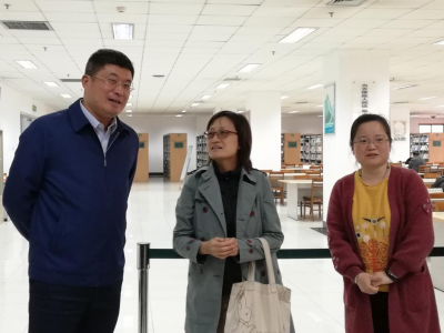 香港心光盲校教师一行参观青岛市图书馆残疾人阅览室