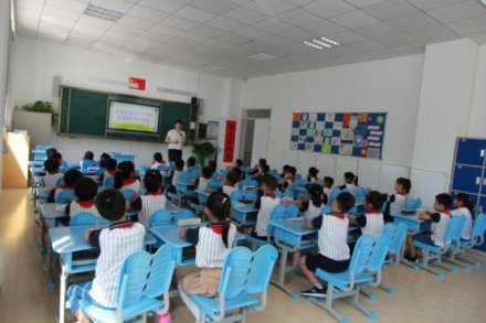  “开学第一课，从阅读开始！” ——青岛市图书馆少儿馆“整本书阅读”走进青岛国开实验学校活动回顾