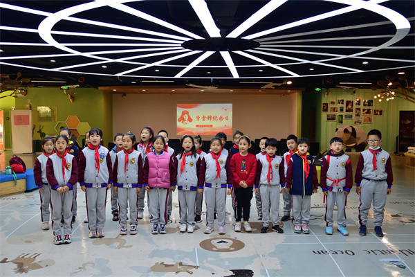 弘扬雷锋精神 绽放时代光芒——青岛市图书馆开展“学雷锋纪念日”系列活动